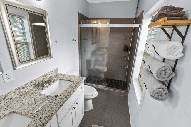 Building Photo - 3321 Charleston St