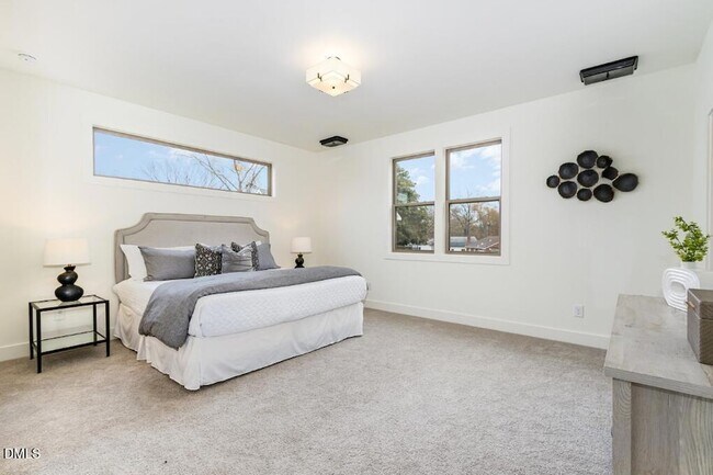 Building Photo - 2307 Broad St