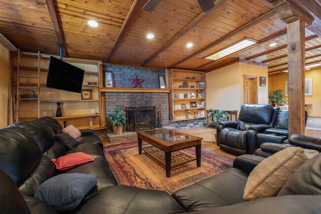 Building Photo - 10128 2nd St NW