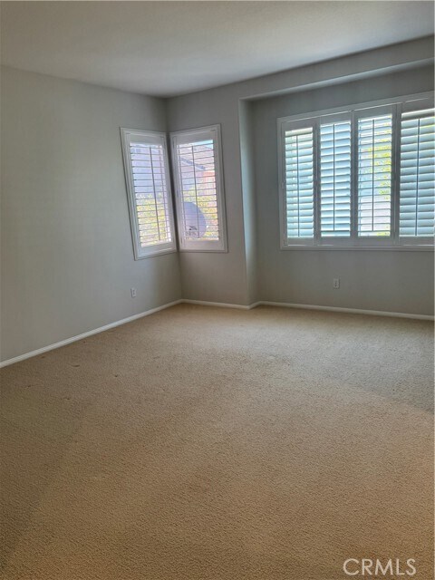 Building Photo - 16252 Fieldcrest Ct