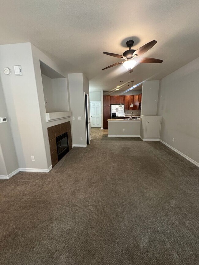 Building Photo - Updated Townhome in North Colorado Springs