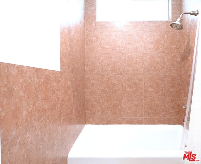 Building Photo - 9005 Cynthia St