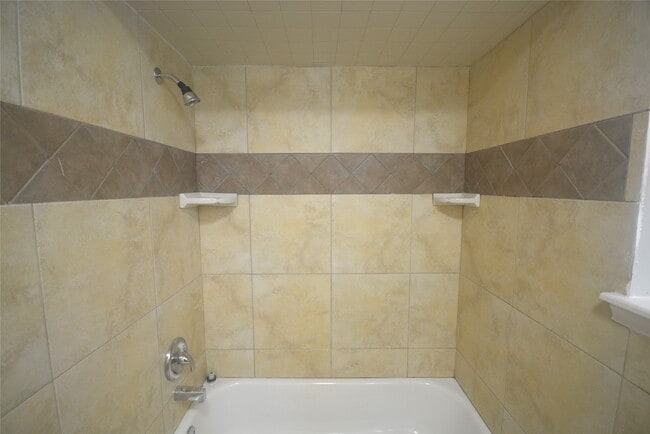 Building Photo - 1622 Regal Blue Ct