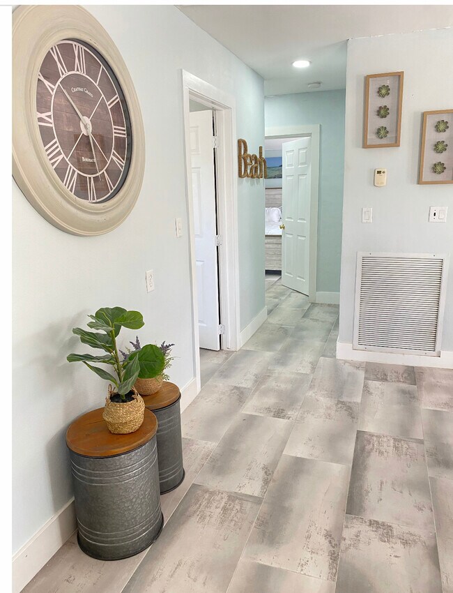 Building Photo - 30872 Minorca Dr