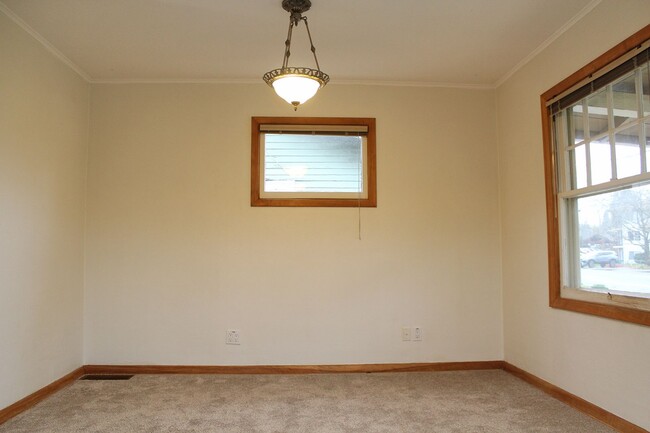 Building Photo - RENT SPECIAL - $500 off! Charming 1 Bed + ...