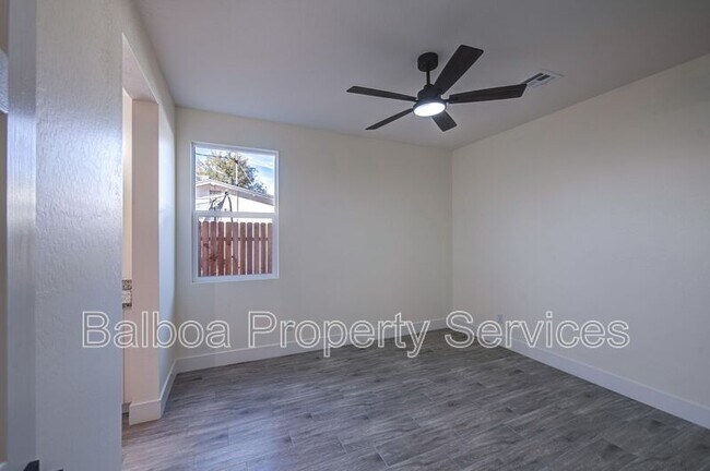 Building Photo - 212 2nd Ave E