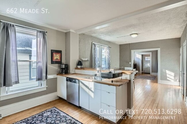 Building Photo - 662 Meade St
