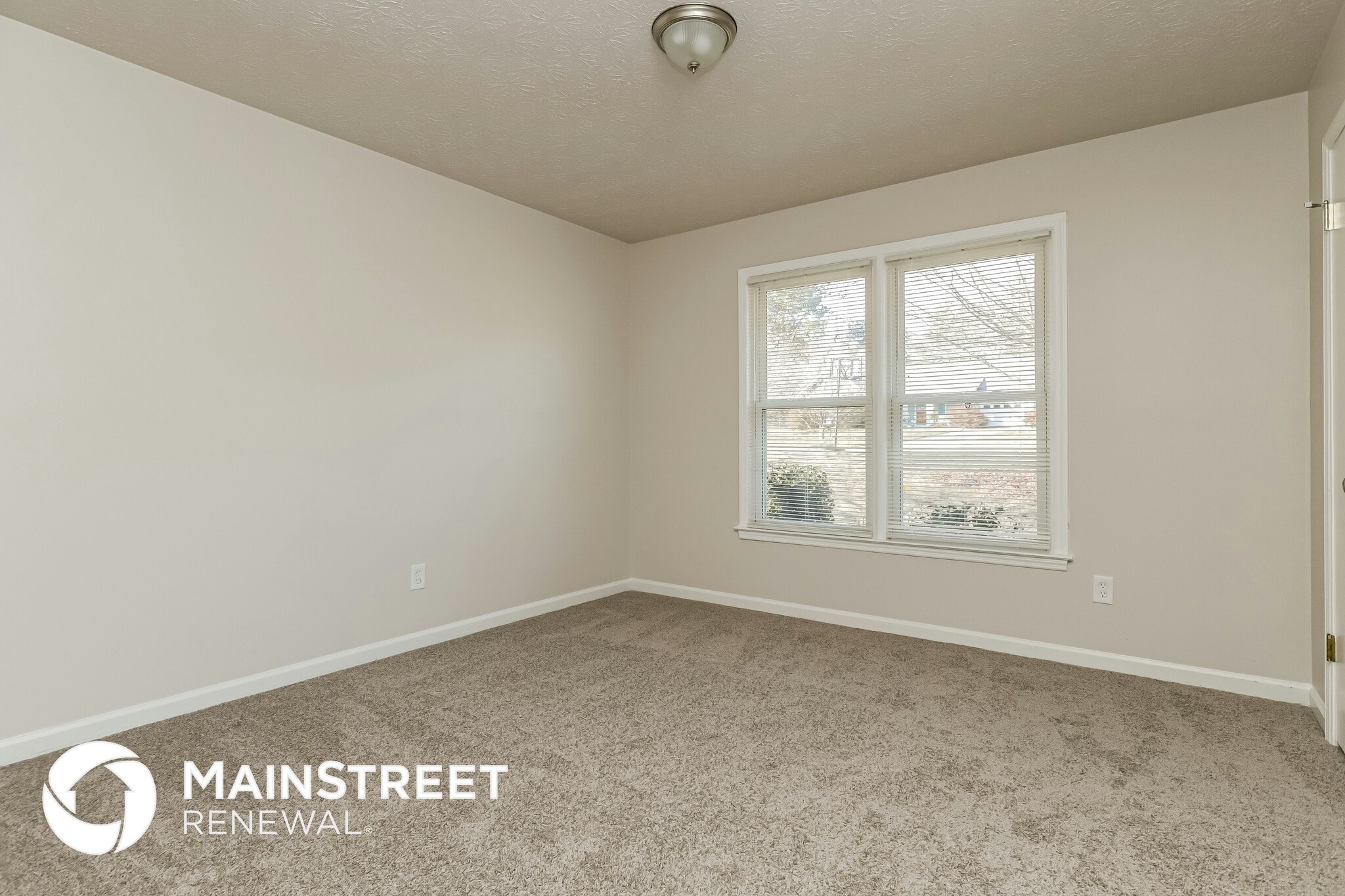 Building Photo - 155 N Hampton Dr