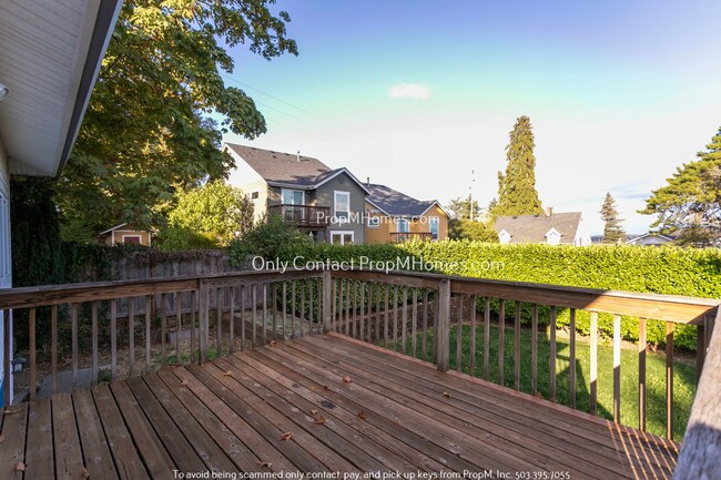 Building Photo - Spacious Large Sanctuary in SE Portland’s ...