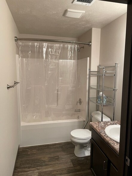 Building Photo - 5703 S Plainside Pl