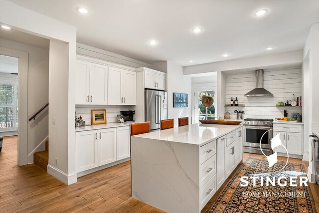 Building Photo - 174 Spanish Point Dr