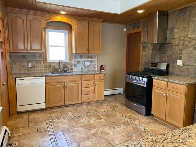 Building Photo - 1 Grey Rock Ave