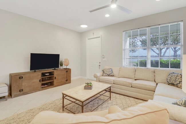 Building Photo - 231 Evergrene Pkwy