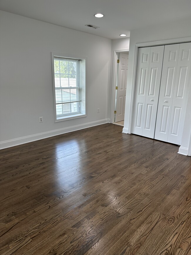 Building Photo - 5628 7th Rd S