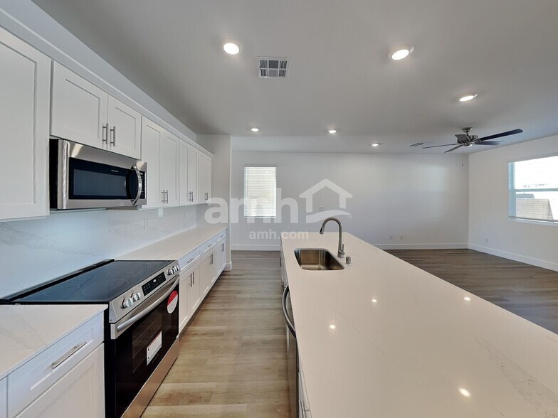 Building Photo - 5813 Casterly Rock St
