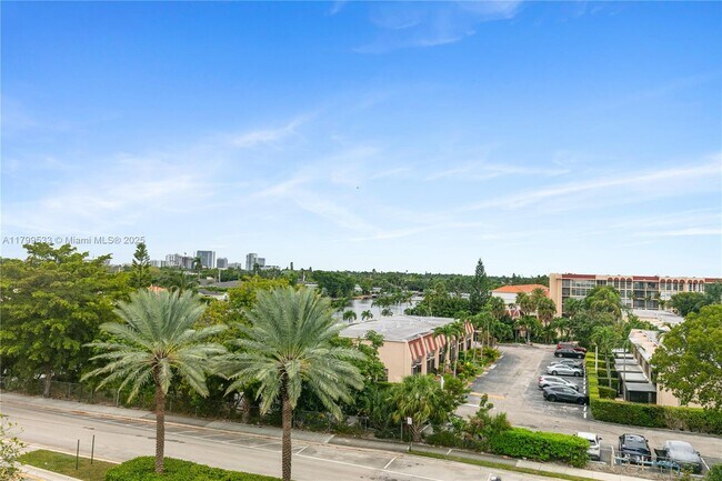 Building Photo - 2000 Atlantic Shores Blvd