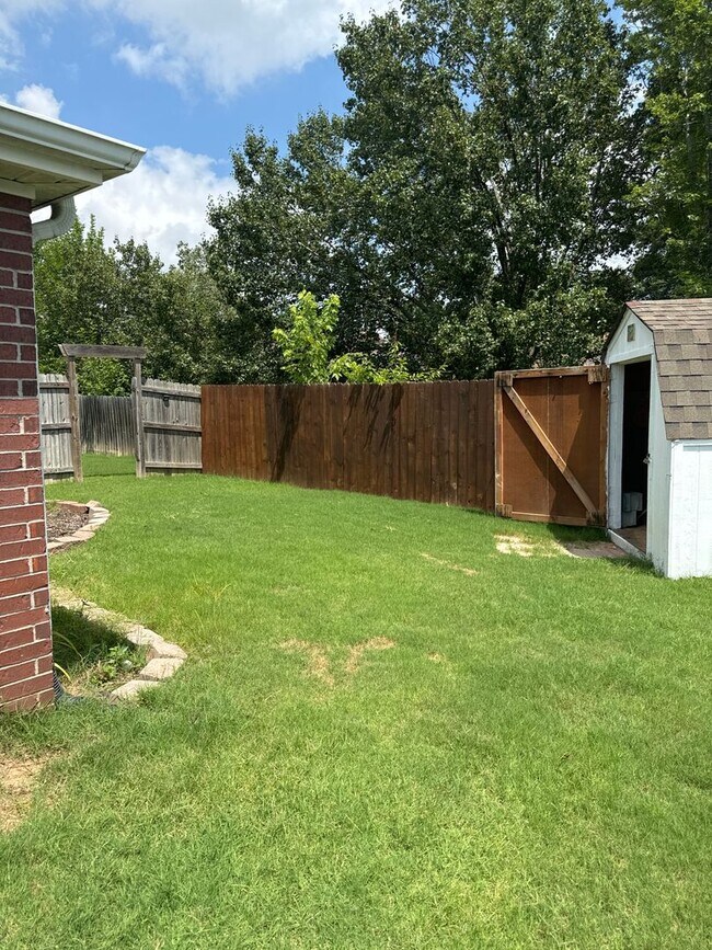 Building Photo - BARLING SOUTH H DUPLEX