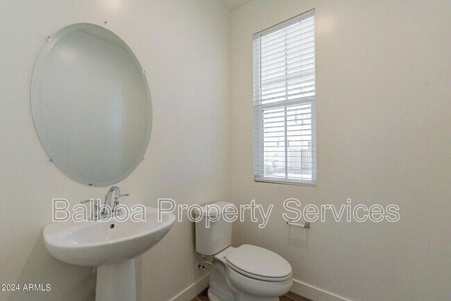 Building Photo - 5532 S Dillon Cir