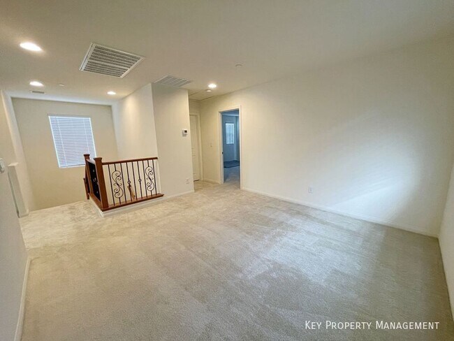 Building Photo - 692 Bamboo Bnd Pl