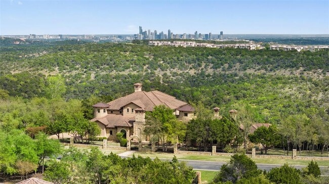Building Photo - 4805 Mirador Dr