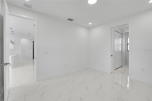Building Photo - 153 Australian Dr