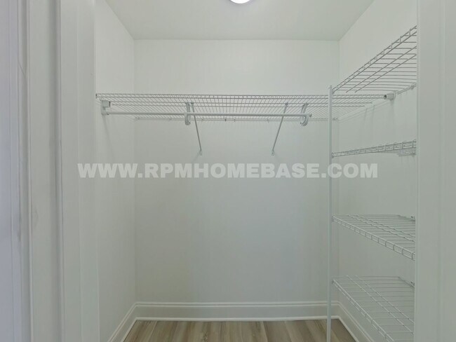 Building Photo - Elegant, 4 Bed, 3.5 bath Nearly New & Move-In Ready in Shalimar
