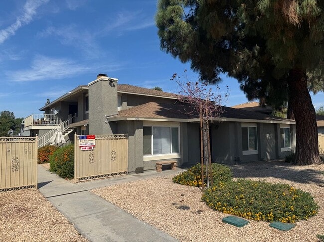 Primary Photo - 1209 Oxford Dr