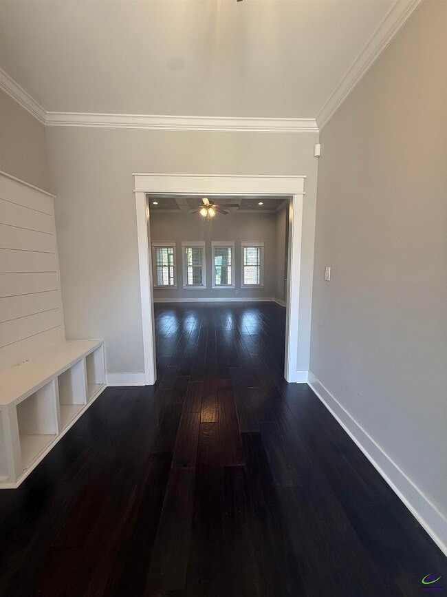 Building Photo - 221 Perth Ct