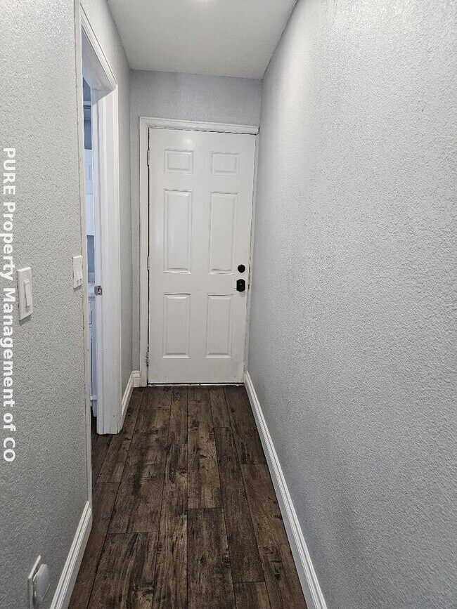 Building Photo - 3 BR 2 Bath home just outside of Downtown Denver!