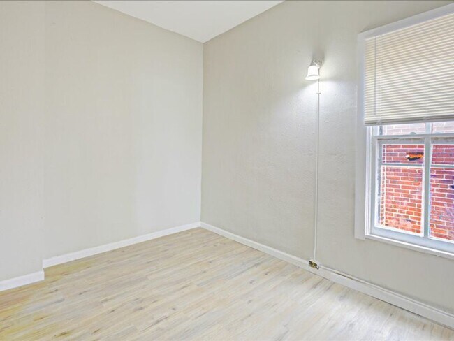 Building Photo - Welcome to 6730 Vermont!