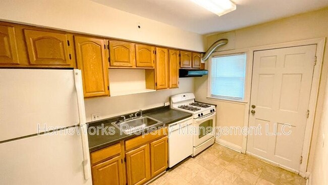 Building Photo - 4012 Clarks Ln