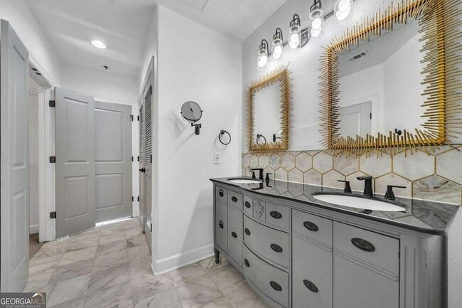 Building Photo - 3445 N Stratford Rd NE