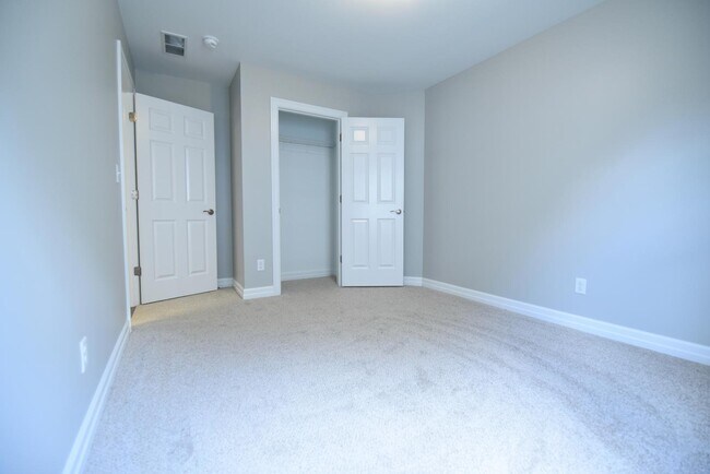 Building Photo - 1750 Meadowlark Ln