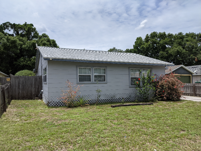 Building Photo - 234 S Lancelot Ave