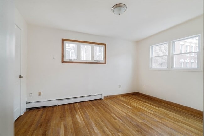 Building Photo - 195 Endicott St