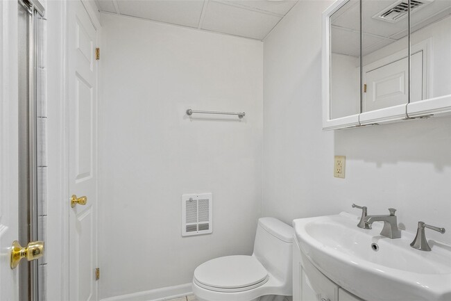 Building Photo - 491 Carol Pl