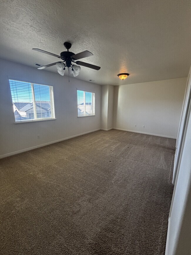 Building Photo - 2431 Ox Yoke Dr