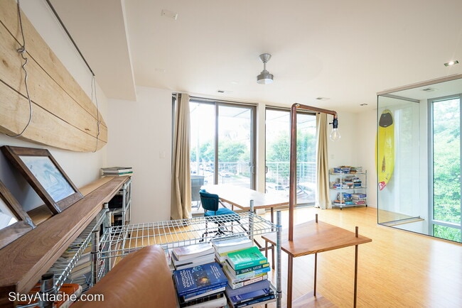 Building Photo - Fully Furnished Contemporary Residence in the Heart of Arlington