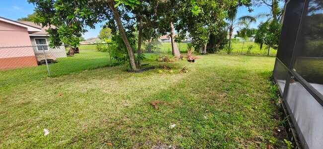 Building Photo - 301 SW Whitmore Dr