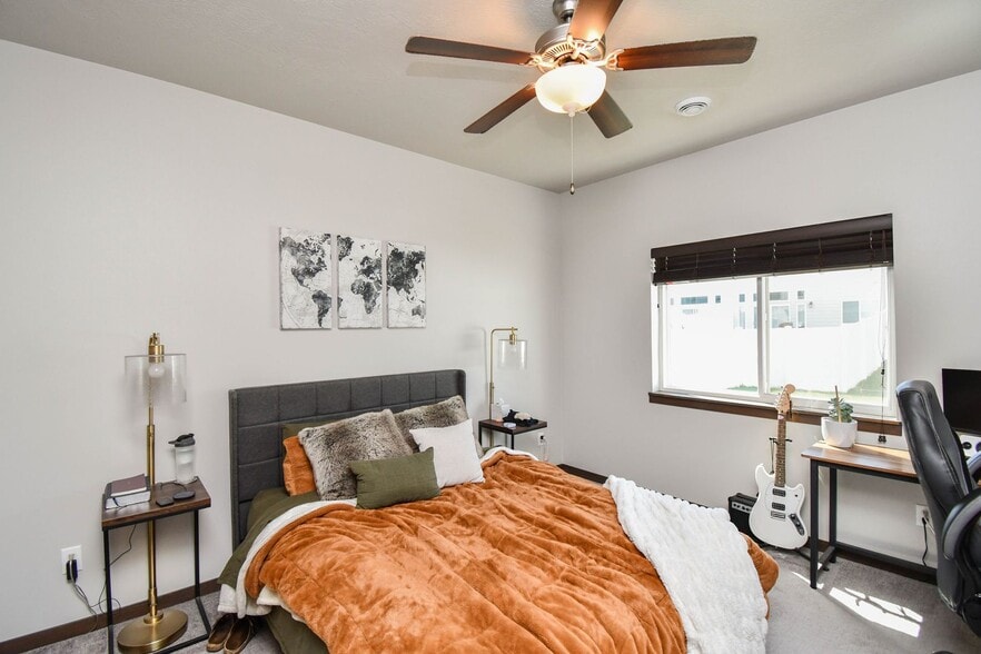Building Photo - 6120 S Alki Pl