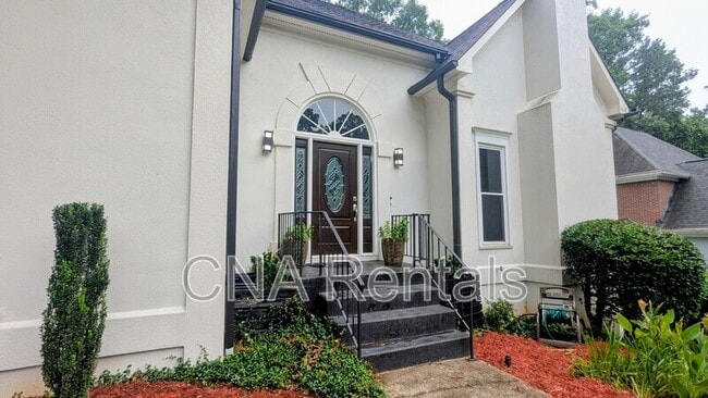 Building Photo - 573 Trailwood Ln SW