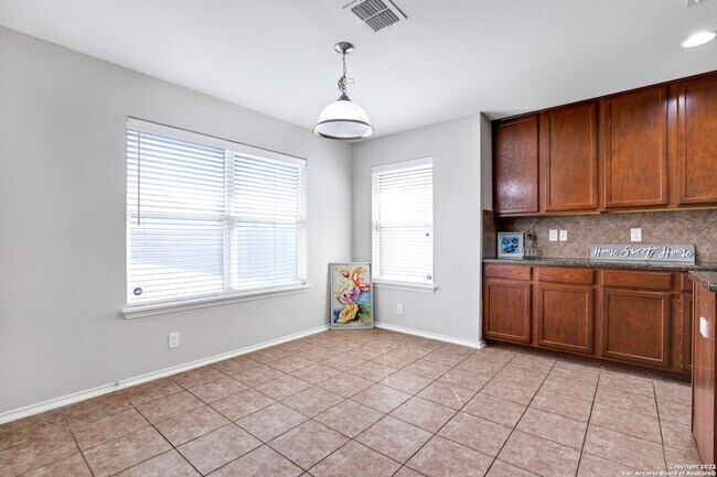 Building Photo - 547 Red Quill Nest