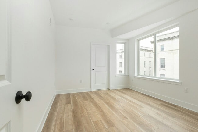 Building Photo - 1255 N 23rd St