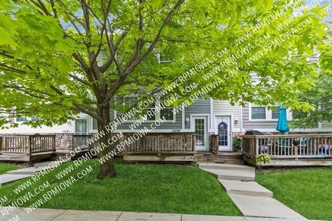 Primary Photo - GREAT LOCATION!! 2 Bedroom, 2 Bathroom Tow...
