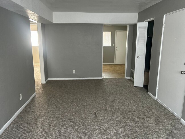 Building Photo - Forest Court Apartment Homes