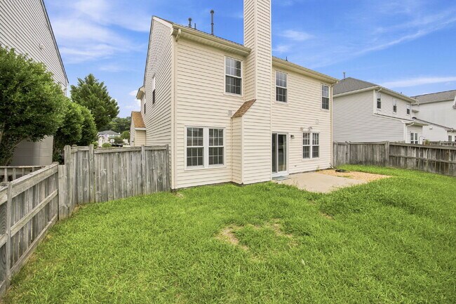 Building Photo - 3-Bedroom Home with Garage & Private Patio
