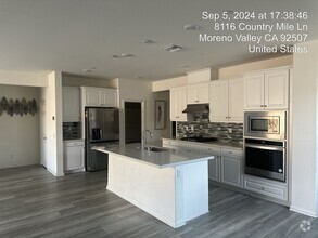 Building Photo - 8116 Country Mile Ln, Riverside, CA 92507