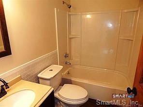 Building Photo - 21 Sherman St