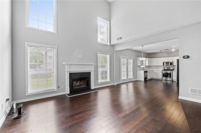 Building Photo - 4419 Silver Ridge Way SW