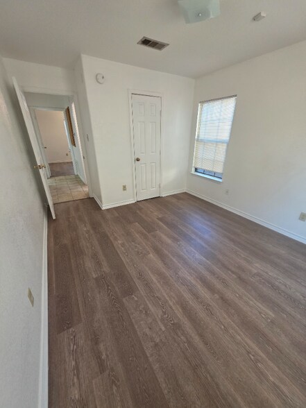 Building Photo - 1508 Alamo Ave